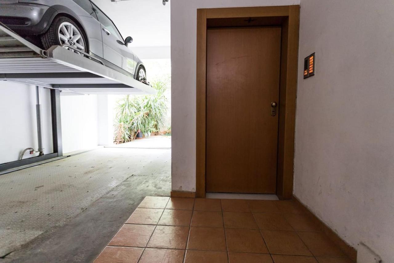 Stunning Flat With Lovely Terrace & Parking Garage Athén Kültér fotó